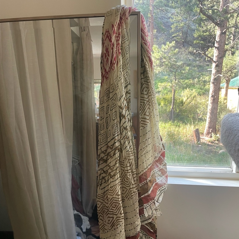 Thin scarf/shawl/wrap patterned